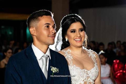 foto dos noivos sorrindo '