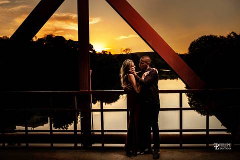 Fotografia de casamento na ponte metálica em Cataguases MG'