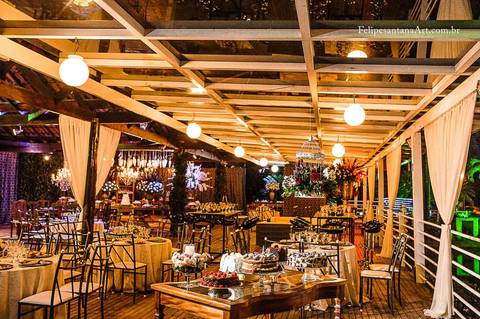 Bela decoração no aniversário de 80 anos da Dona Eustáquia, tudo ocorreu o espaço Festas no Manto Verde que se encontra Cataguases MG'