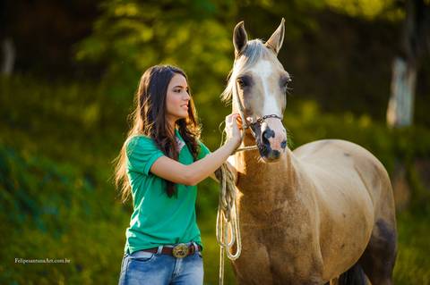 fotos de 15 anos no cavalo, fotografia de debutante em cataguases, book em cataguases, haras em cataguases'