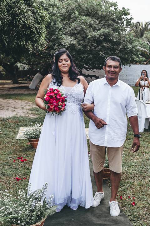 fotografia da noiva entrando em casamento são luís'