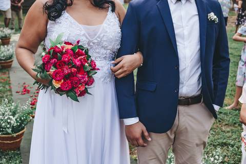 fotografia dos noivos em casamento ao livre em são luís'