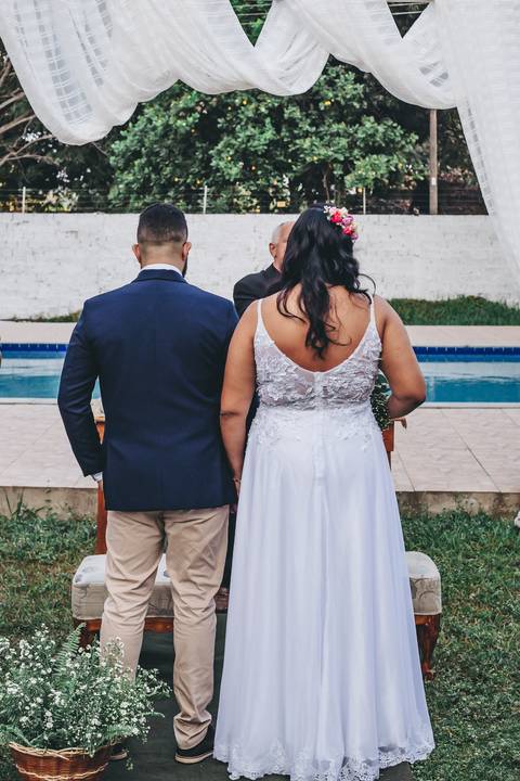 fotografia dos noivos em casamento ao livre em são luís'