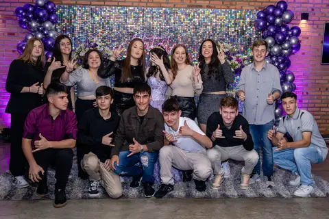 Debutante com amigos'