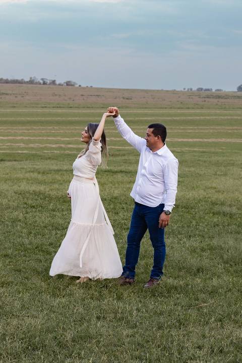 fotografia de gestante em holambra 
vestido gestante roupa figurino'