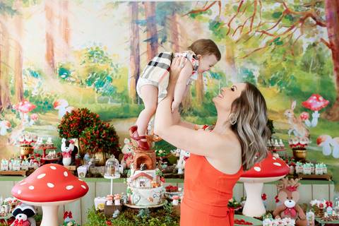 aniversario 01 ano tema bosque foto com a mãe'