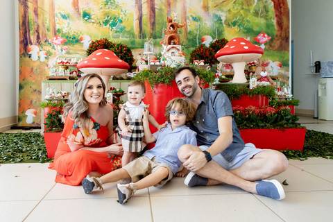 aniversario 01 ano tema bosque foto com a familia'