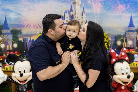 decoração parque do mickey amora chantilly festas foto com os pais'