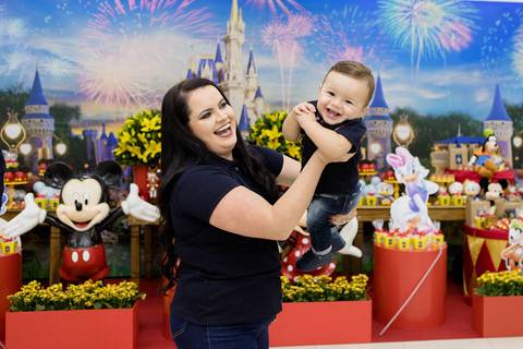 decoração parque do mickey amora chantilly festas foto com os pais'