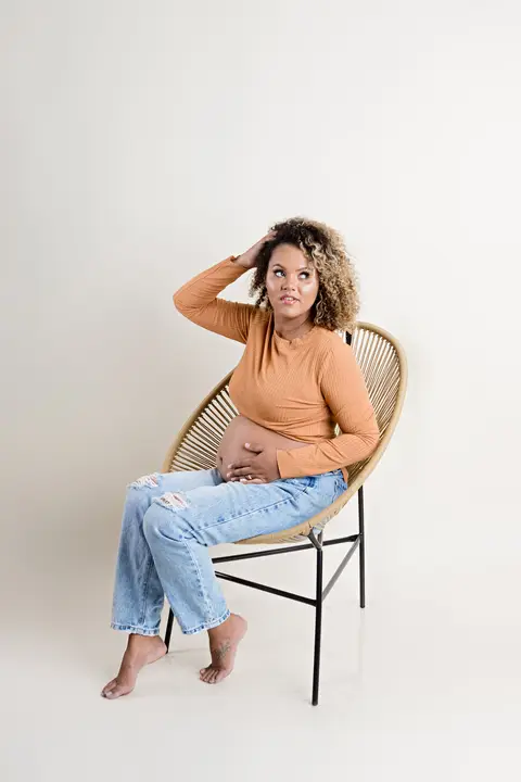 ensaio gestante estudio mogi guaçu artie fotografia infantil maternidade acompanhamento gestação atemporal moderno em estúdio'