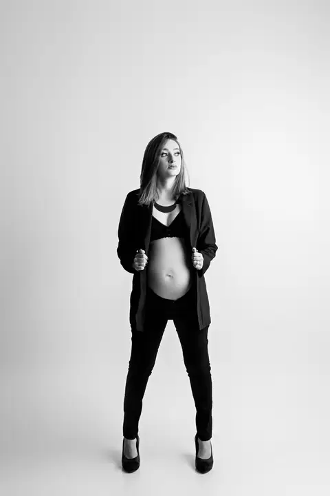 ensaio gestante estudio mogi guaçu artie fotografia infantil maternidade acompanhamento gestação atemporal moderno em estúdio'