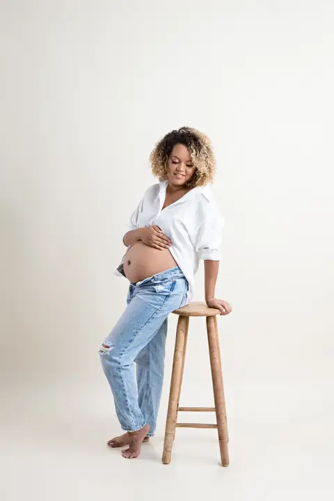 ensaio gestante estudio mogi guaçu artie fotografia infantil maternidade acompanhamento gestação atemporal moderno em estúdio'