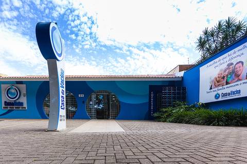 Casa da Vacina, clínica de imunizações em fotografia institucional para redes sociais.'
