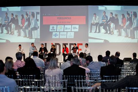 Plano geral do fotografo de eventos Roberto Custodio para o Lidere de Londrina-Pr.'