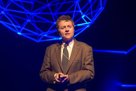 	Palestra de Maurício Costa na Eco.Tic 2018, o vento aconteceu no Parque de Exposições Ney Braga.'