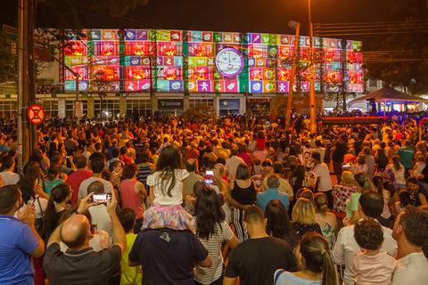  Multidão assiste Cantata de Natal promovido pelo Sicoob, a imagem é de Roberto Custodio, fotógrafo em Londrina Pr.'