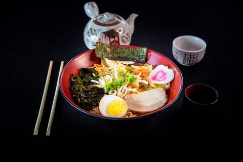 Comida oriental feita pelo fotógrafo  de gastronomia Roberto Custódio para aplicativos do i-food e rappi em Londrina-PR.
'