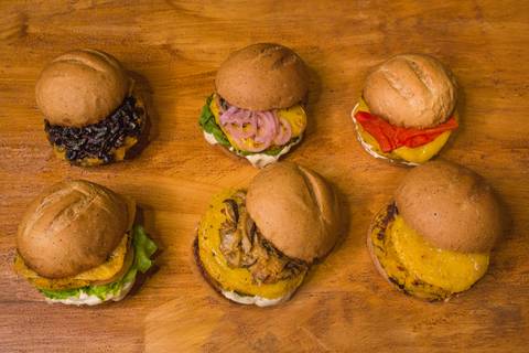 Sanduíches veganos registrado por Roberto Custódio, fotógrafo especialista em gastronomia e alimentos em Londrina-PR.
'