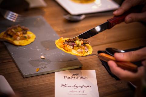 Roberto Custodio fotografo profissional  em alomentos e gastronomia para cardápios digitais em Londrina PR, Brasil.
'