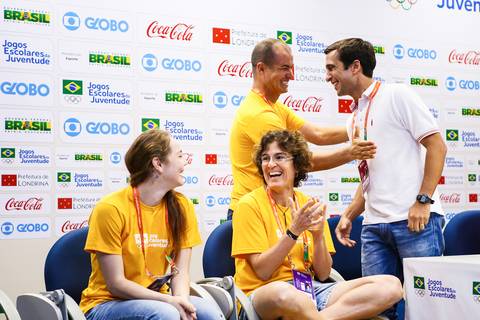 Fotografia de eventos com ciclista Olímpico Luciano Pagliarini e da jogadora de vôlei Shelda em abertura dos Jogos Escolares da Juventude em Londrina PR.'