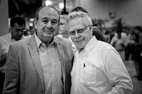 Fotografia de evento social de Moacir Sgarioni- Presidente da Sociedade Rural do Paraná e Martin Stremlow- proprietário da Horizon John Deere de Cambé.'