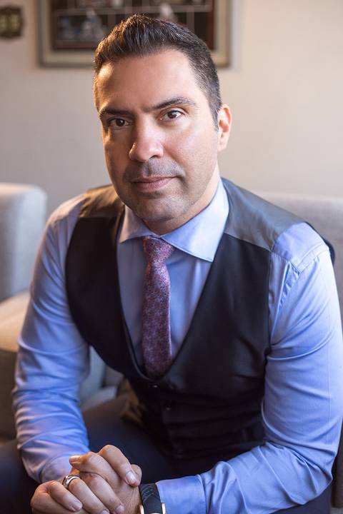 Imagem profissional faz diferença! Agende seu retrato corporativo com Roberto Custódio, fotógrafo em Londrina PR
'