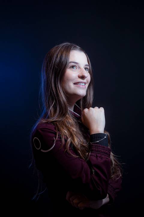 Roberto Custódio fotografia revelando personalidades em retratos corporativos e perfil pessoal. Fotógrafo profissional que captura essências em Londrina PR, Brasil.
'