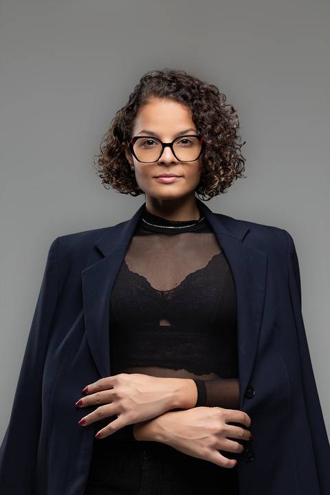 Visite nosso estúdio fotográfico em Londrina e transforme sua presença online com iluminação e direção profissional.'