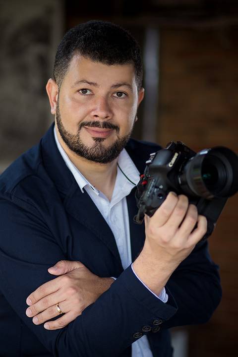 Roberto Custodio faz retrato corporativo e perfil pessoal com fotógrafo especialista em Londrina PR.
'