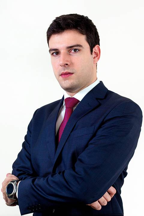 Fotógrafo especialista em retrato corporativo e perfil pessoal, Roberto Custódio, Londrina PR.
'