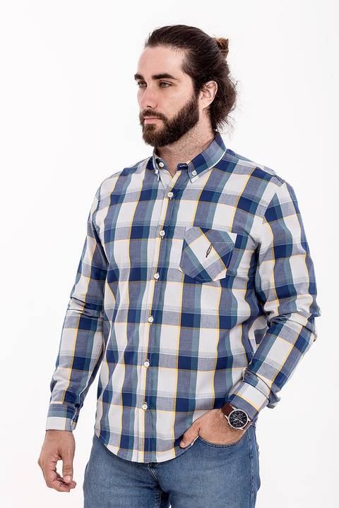 Fotógrafo profissional de produtos e publicidade Roberto Custodio realiza ensaio de modelo masculino em Londrina PR.'