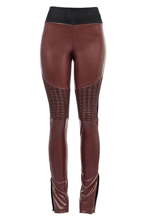 Fotógrafo de produtos still de Londrina PR, registra calça em couro ecológico.'