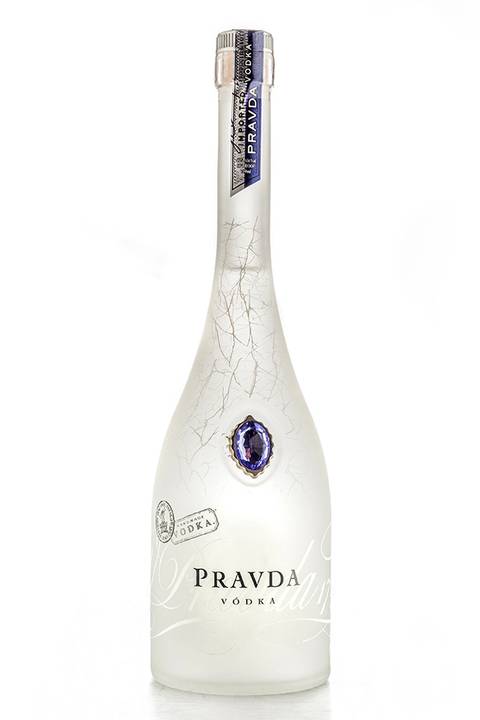 Garrafa de bebida pelas lentes de Roberto Custódio, fotógrafo publicitário e comercial em Londrina -PR - Brasil.
'