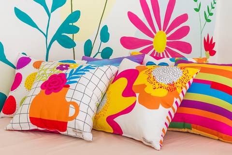 Almofadas coloridas em imagem de Roberto Custódio, fotografo  de publicidade e produtos em Londrina PR. 
'