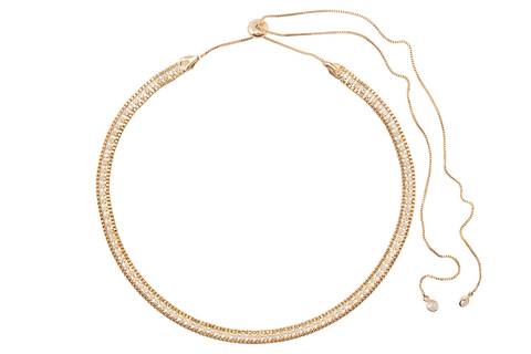 Delicada pulseira de ouro e pedras, em fotografia still de produtos, joias e semijoias pelo fotógrafo Roberto Custódio de Londrina pr.
'