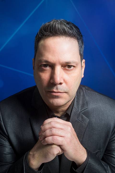 Fotografia de retrato do estrategista Arnaldo Rabelo por Roberto Custódio, fotógrafo profissional em Londrina PR.'