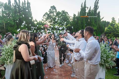 casamento de dia, vestido de noiva, casamento pôr do sol, vestido das madrinhas, recanto das hortênsias, maquiagem da noiva, fotógrafo profissional de casamento'
