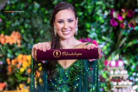 formatura, fotógrafo de formatura, fotógrafo profissional de formatura, porto alegre, canoas, vestido formatura, maquiagem formatura, balada de formatura, decoração de formatura'