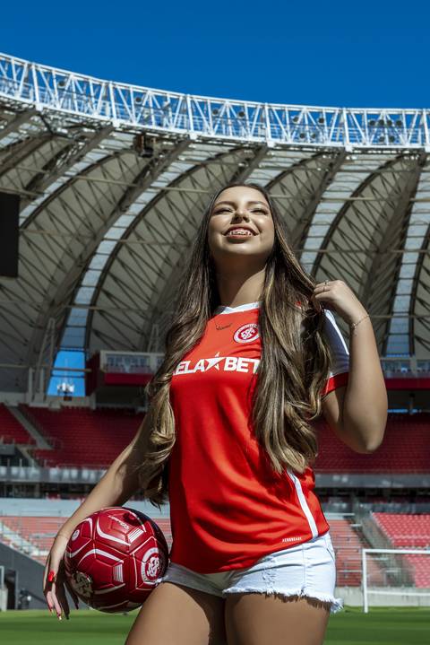 Book de 15 anos com cenário do Beira-Rio'