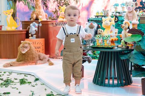 Festa infantil de 2 anos com fotos naturais e autênticas'