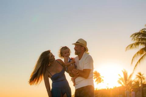 Ensaio na Praia do Forte Bahia
Família
Viajar para Praia do Forte
Melhor Viagem 
Waldyr Lantyer Fotografia
Waldyr José Andrade Lantyer
Fotógrafo em Praia do Forte
Fotografo em Barra do Corda-Ma'
