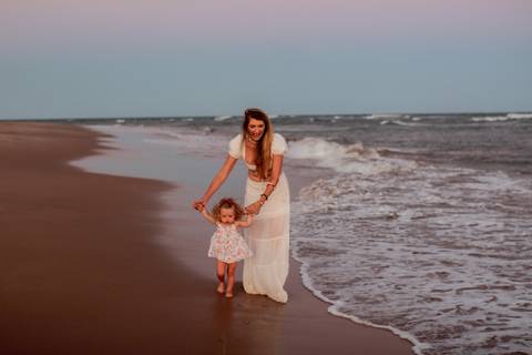 Ensaio na Praia do Forte Bahia
Família
Viajar para Praia do Forte
Melhor Viagem 
Waldyr Lantyer Fotografia
Waldyr José Andrade Lantyer
Fotógrafo em Praia do Forte
Fotografo em Barra do Corda-Ma'
