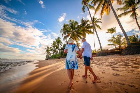 Fotógrafo de bodas de ouro em Praia do Forte, Fotos de bodas de ouro na Bahia,Fotografia de casais em Praia do Forte,Ensaio fotográfico de casal em Salvador,Fotógrafo de casamento em Praia do Forte,Fotógrafo de eventos em Bahia,Fotos de família Fotógrafo '