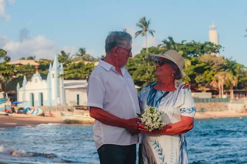 Fotógrafo de bodas de ouro em Praia do Forte, Fotos de bodas de ouro na Bahia,Fotografia de casais em Praia do Forte,Ensaio fotográfico de casal em Salvador,Fotógrafo de casamento em Praia do Forte,Fotógrafo de eventos em Bahia,Fotos de família '