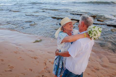 Fotógrafo de bodas de ouro em Praia do Forte, Fotos de bodas de ouro na Bahia,Fotografia de casais em Praia do Forte,Ensaio fotográfico de casal em Salvador,Fotógrafo de casamento em Praia do Forte,Fotógrafo de eventos em Bahia,Fotos de família '