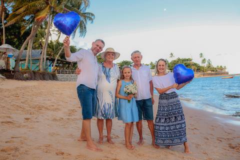 Fotógrafo de bodas de ouro em Praia do Forte, Fotos de bodas de ouro na Bahia,Fotografia de casais em Praia do Forte,Ensaio fotográfico de casal em Salvador,Fotógrafo de casamento em Praia do Forte,Fotógrafo de eventos em Bahia,Fotos de família '