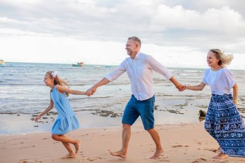 Fotógrafo de bodas de ouro em Praia do Forte, Fotos de bodas de ouro na Bahia,Fotografia de casais em Praia do Forte,Ensaio fotográfico de casal em Salvador,Fotógrafo de casamento em Praia do Forte,Fotógrafo de eventos em Bahia,Fotos de família '