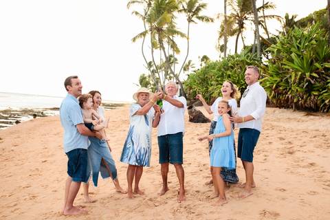 Fotógrafo de bodas de ouro em Praia do Forte, Fotos de bodas de ouro na Bahia,Fotografia de casais em Praia do Forte,Ensaio fotográfico de casal em Salvador,Fotógrafo de casamento em Praia do Forte,Fotógrafo de eventos em Bahia,Fotos de família '