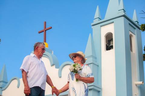 Fotógrafo de bodas de ouro em Praia do Forte, Fotos de bodas de ouro na Bahia,Fotografia de casais em Praia do Forte,Ensaio fotográfico de casal em Salvador,Fotógrafo de casamento em Praia do Forte,Fotógrafo de eventos em Bahia,Fotos de família '