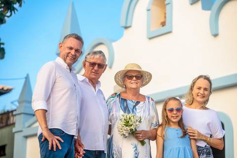 Fotógrafo de bodas de ouro em Praia do Forte, Fotos de bodas de ouro na Bahia,Fotografia de casais em Praia do Forte,Ensaio fotográfico de casal em Salvador,Fotógrafo de casamento em Praia do Forte,Fotógrafo de eventos em Bahia,Fotos de família '